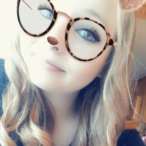 Meet your Posher, Tia